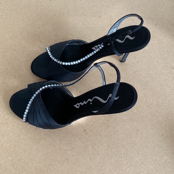 Nina Leather Sole Satin Fabric Upper with Diamonds Detail. Size 8 - Picture 5 of 9